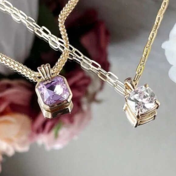 Park Lane Designer Style Orchid Pendant Necklace - Picture 2 of 3